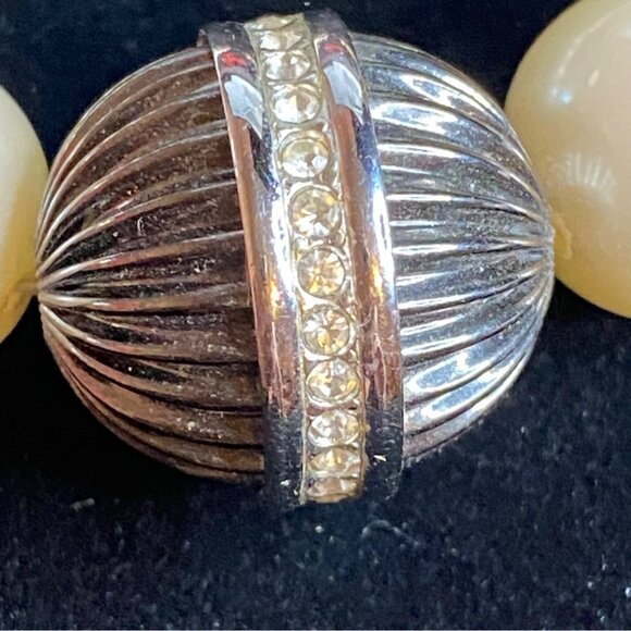 Givenchy 16" Vintage Imitation Pearl Necklace With Rhinestone Clasp - Picture 7 of 9